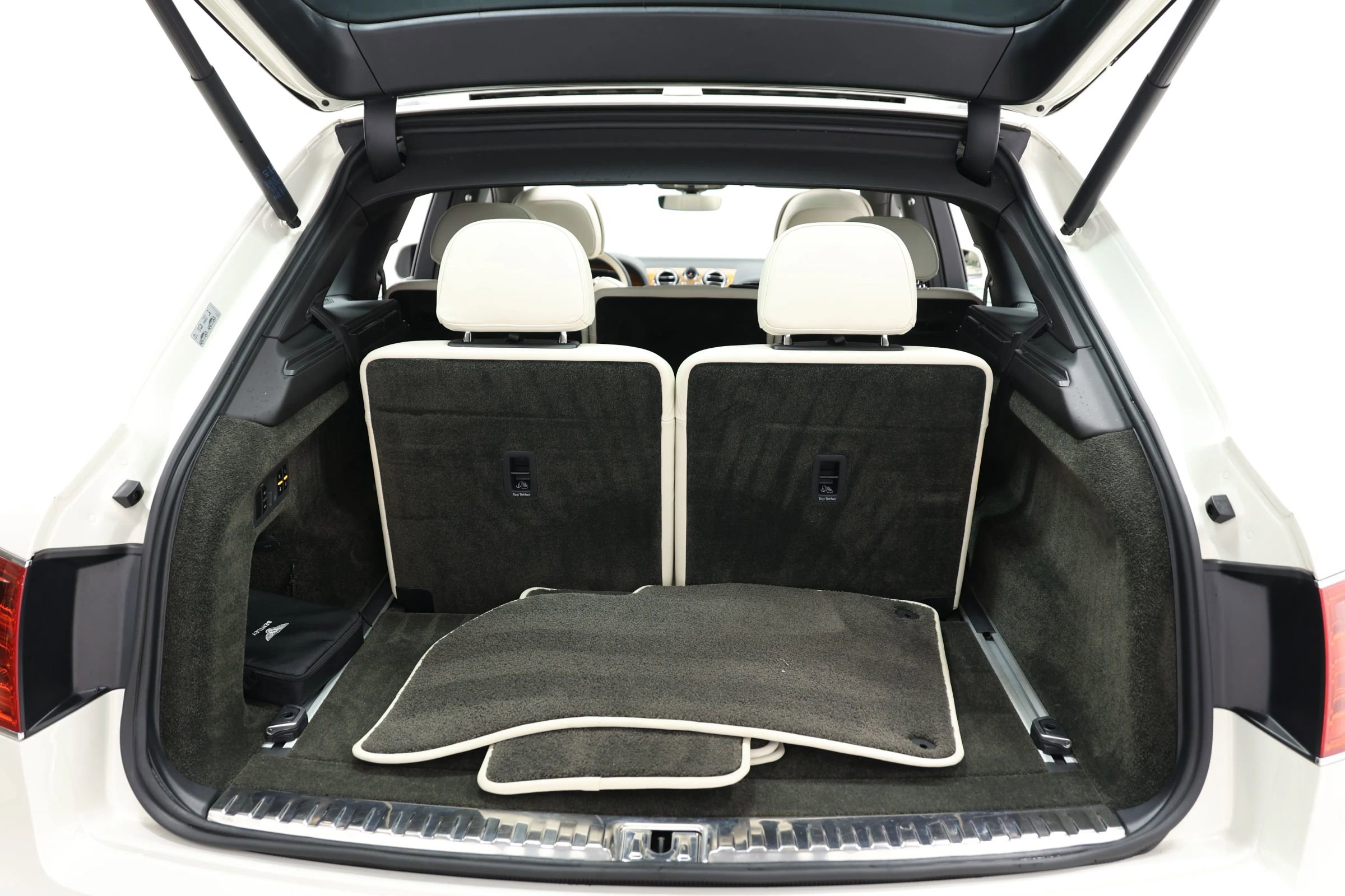 Used 2018 Bentley Bentayga Onyx Edition AWD/4WD image 87