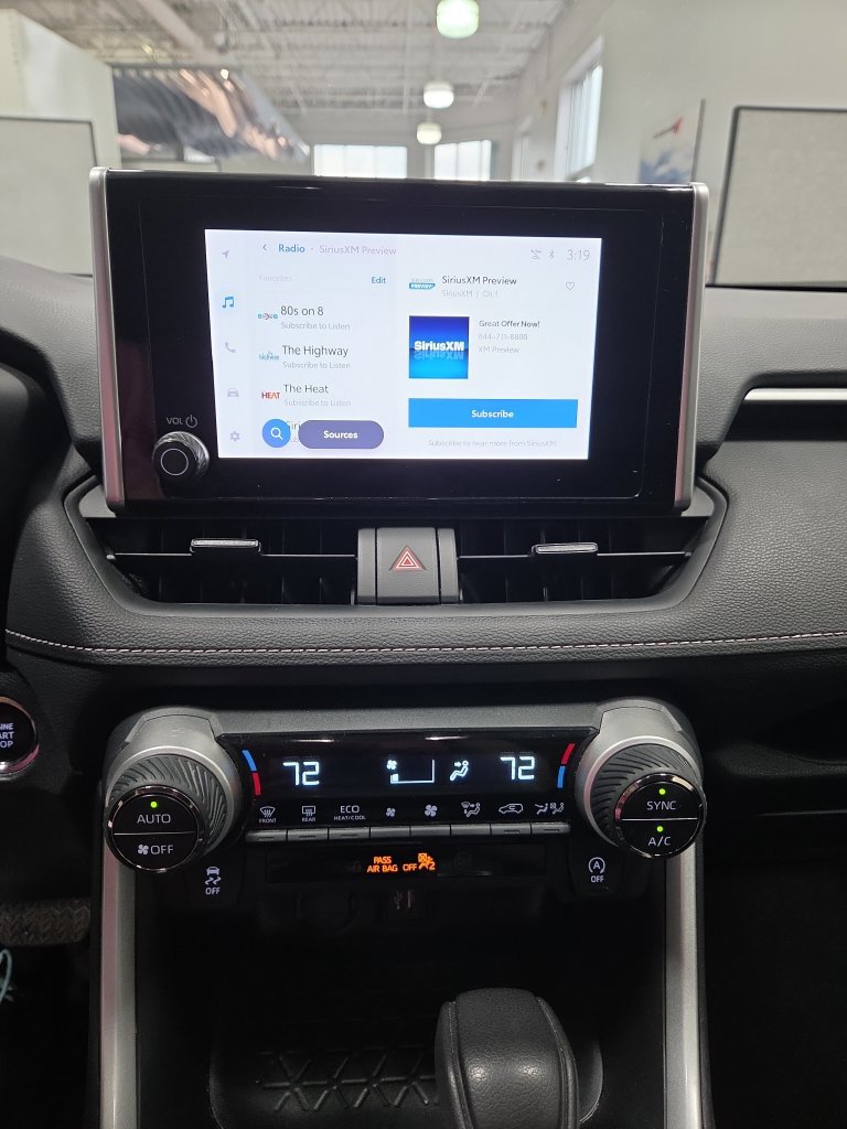 Used 2024 Toyota RAV4 XLE AWD/4WD image 5