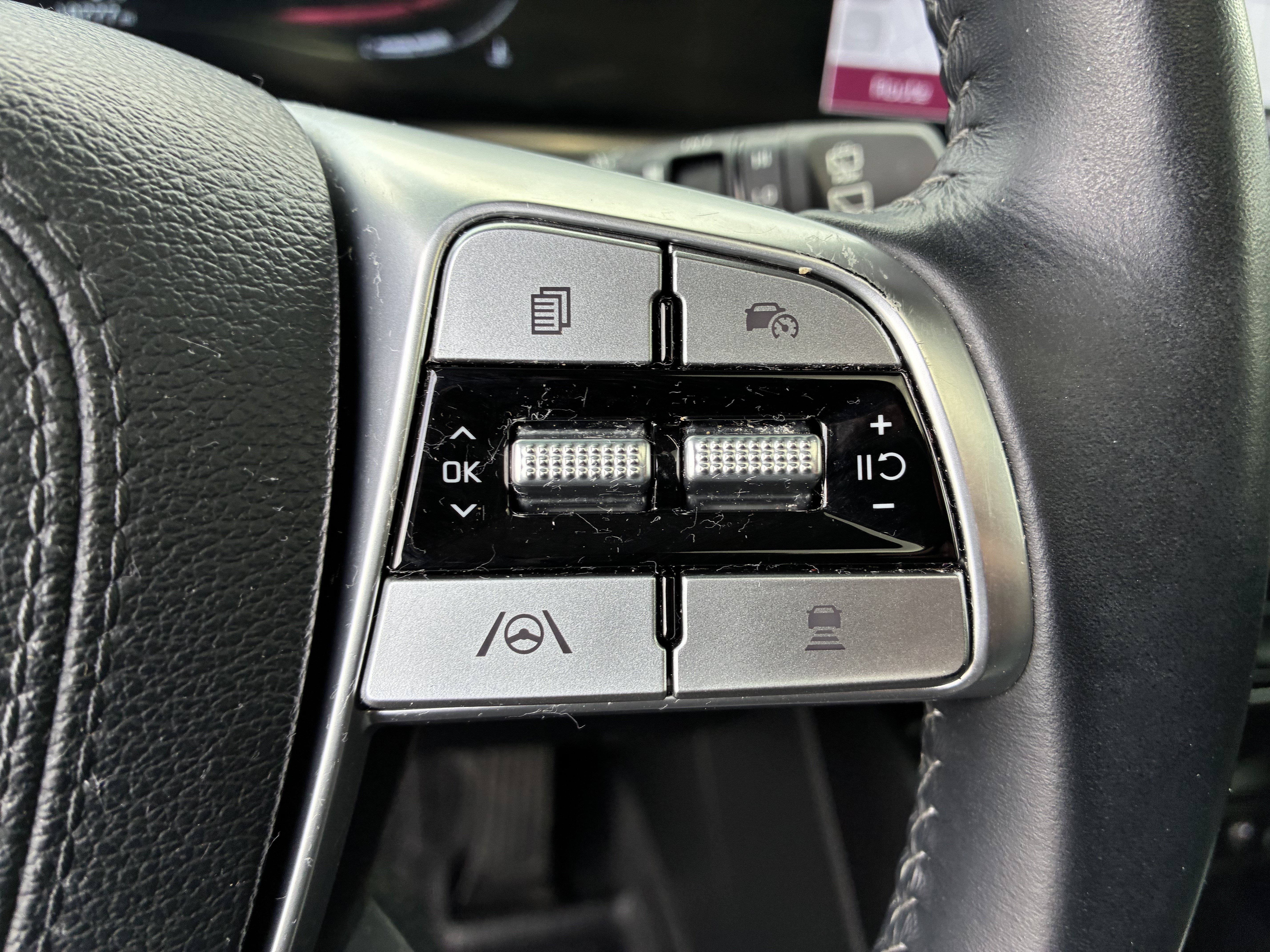 Used 2025 Kia Telluride S FWD image 28