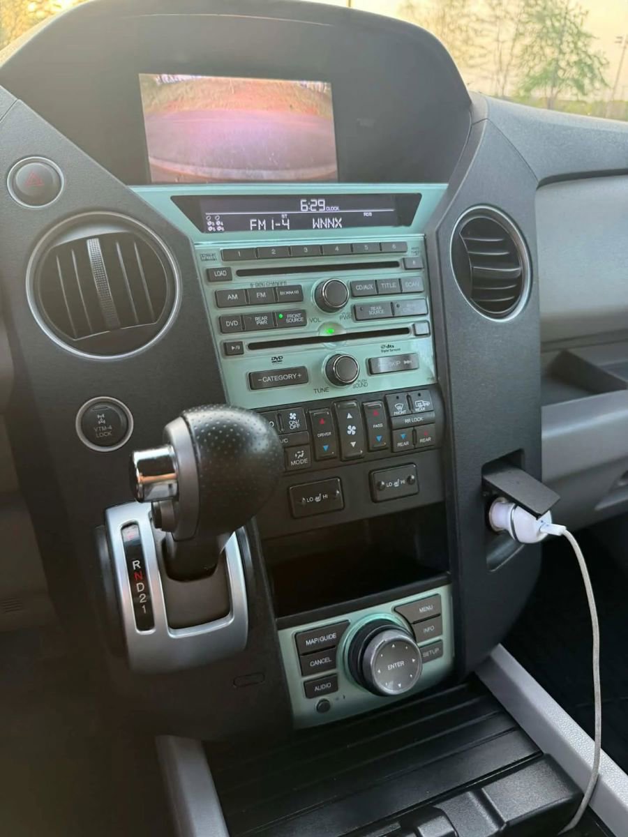 Used 2011 Honda Pilot Touring image 26