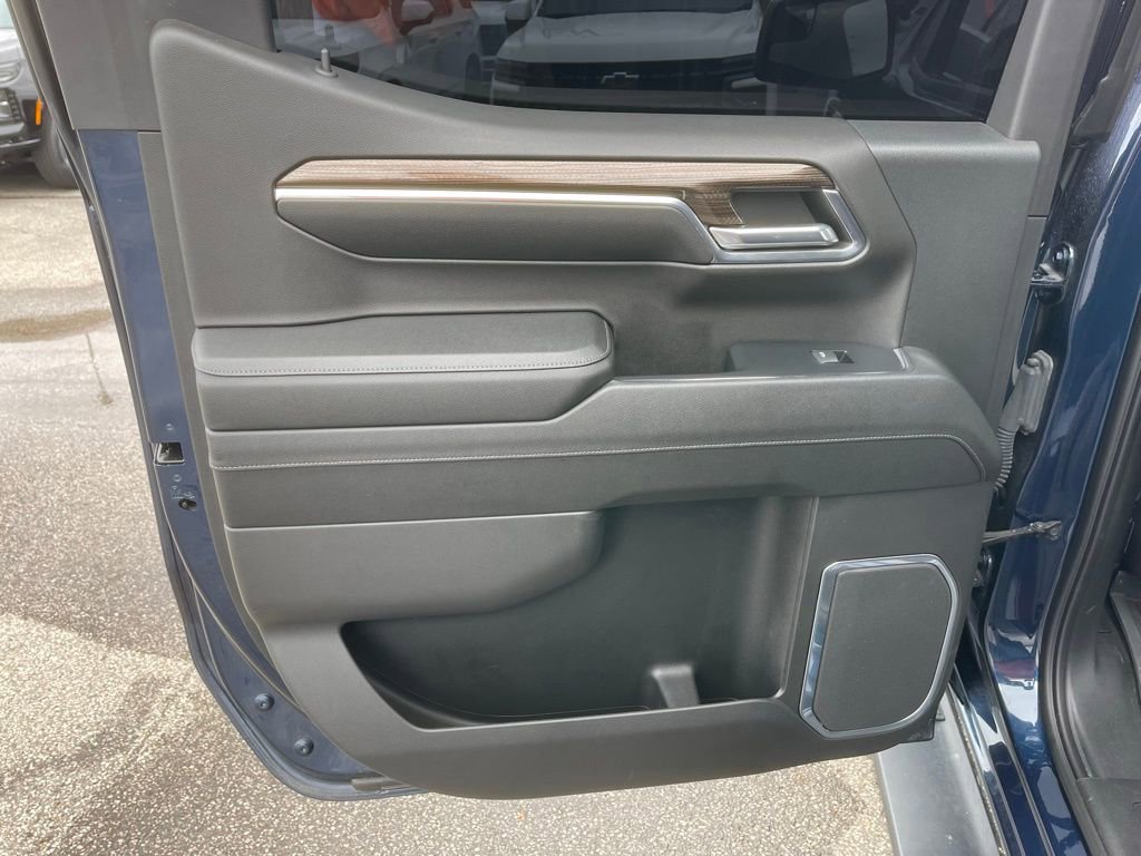 Used 2023 Chevrolet Silverado 1500 LT Trail Boss w/ Convenience Package II image 23