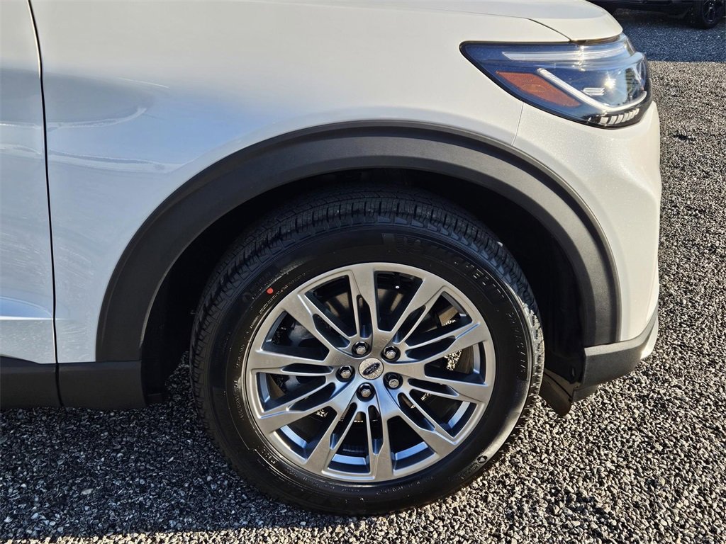 New 2026 Ford Explorer Platinum image 4