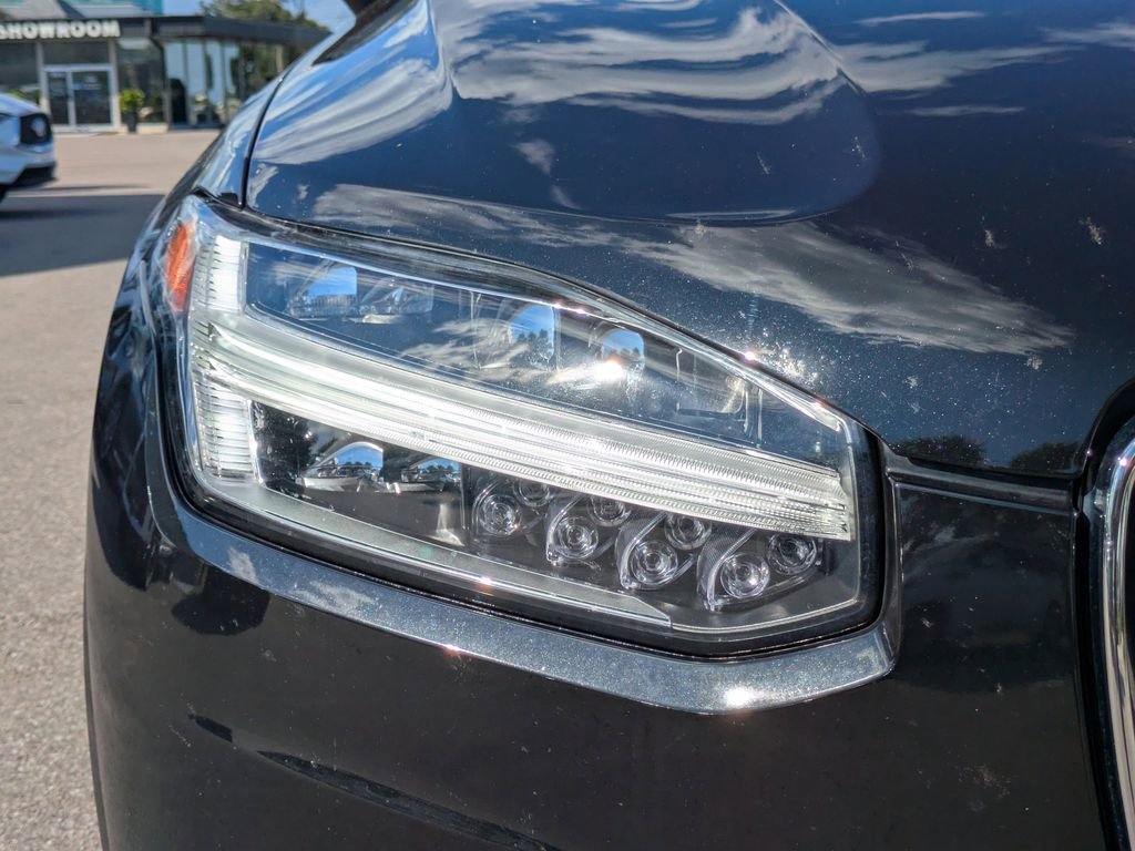 Used 2022 Volvo XC90 T5 Momentum w/ Protection Package Premier image 11