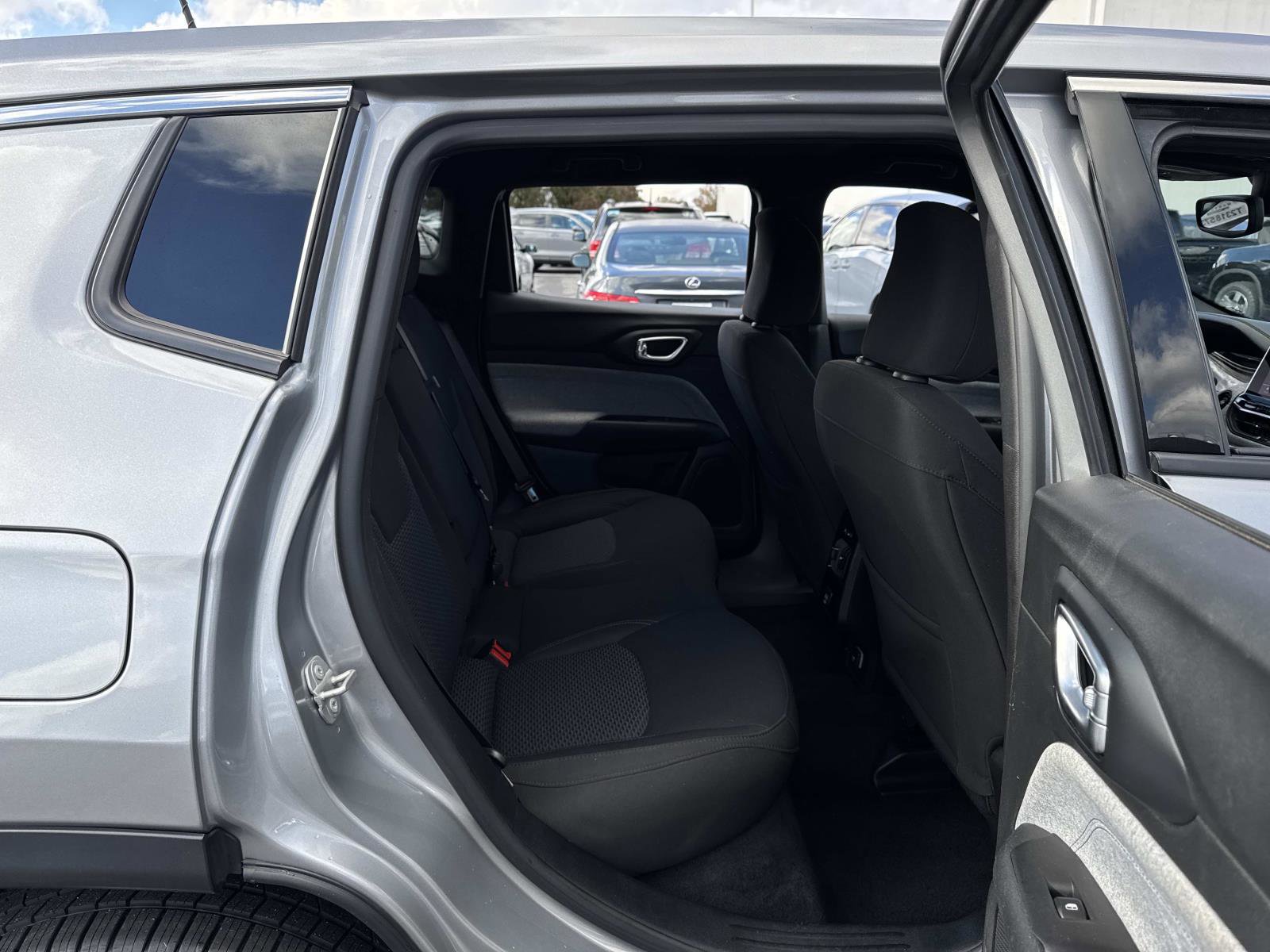 Used 2023 Jeep Compass Sport image 15