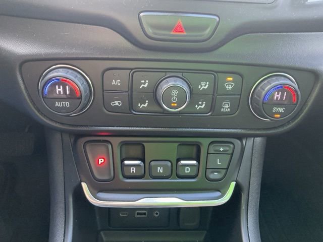 Used 2020 GMC Terrain SLE w/ Driver Convenience Package image 28