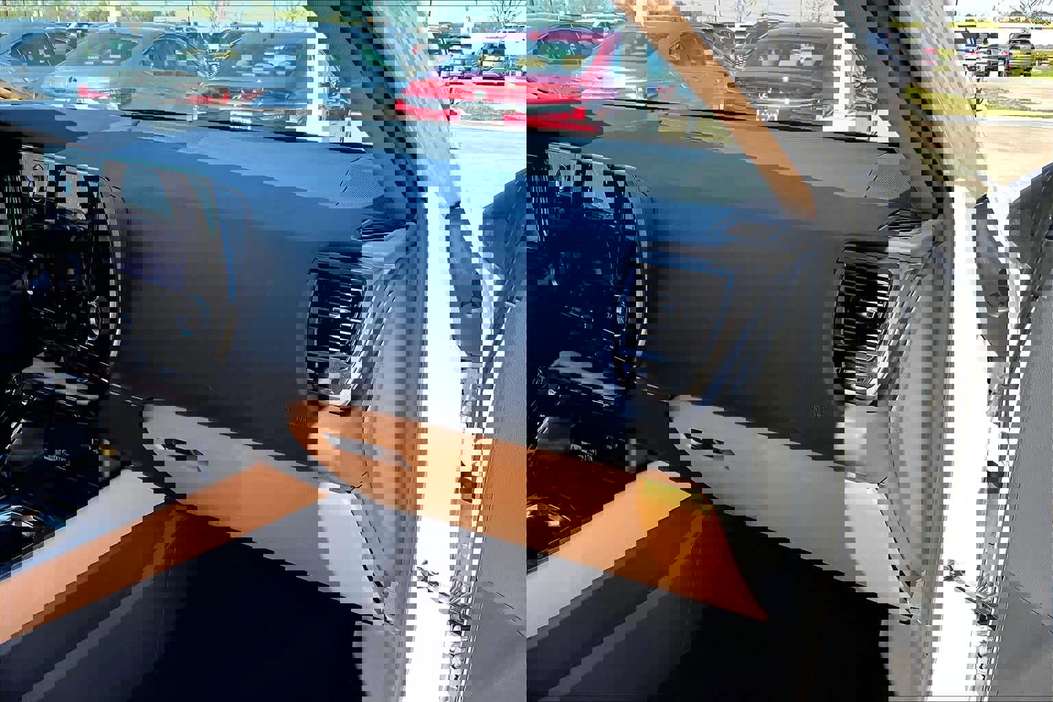 Used 2025 Lexus NX 250 FWD w/ Accessory Package (Z1) image 19