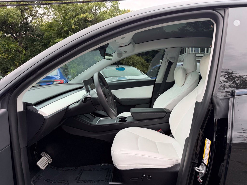 Used 2021 Tesla Model Y Performance AWD/4WD image 16