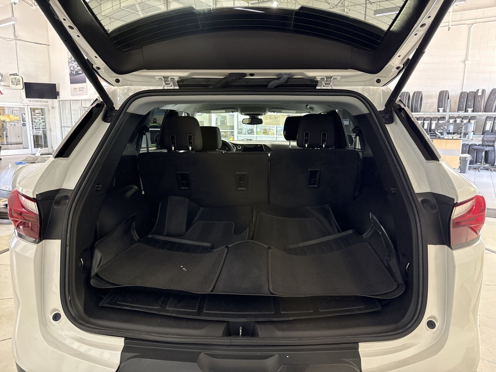 Used 2021 Chevrolet Blazer LT FWD image 26