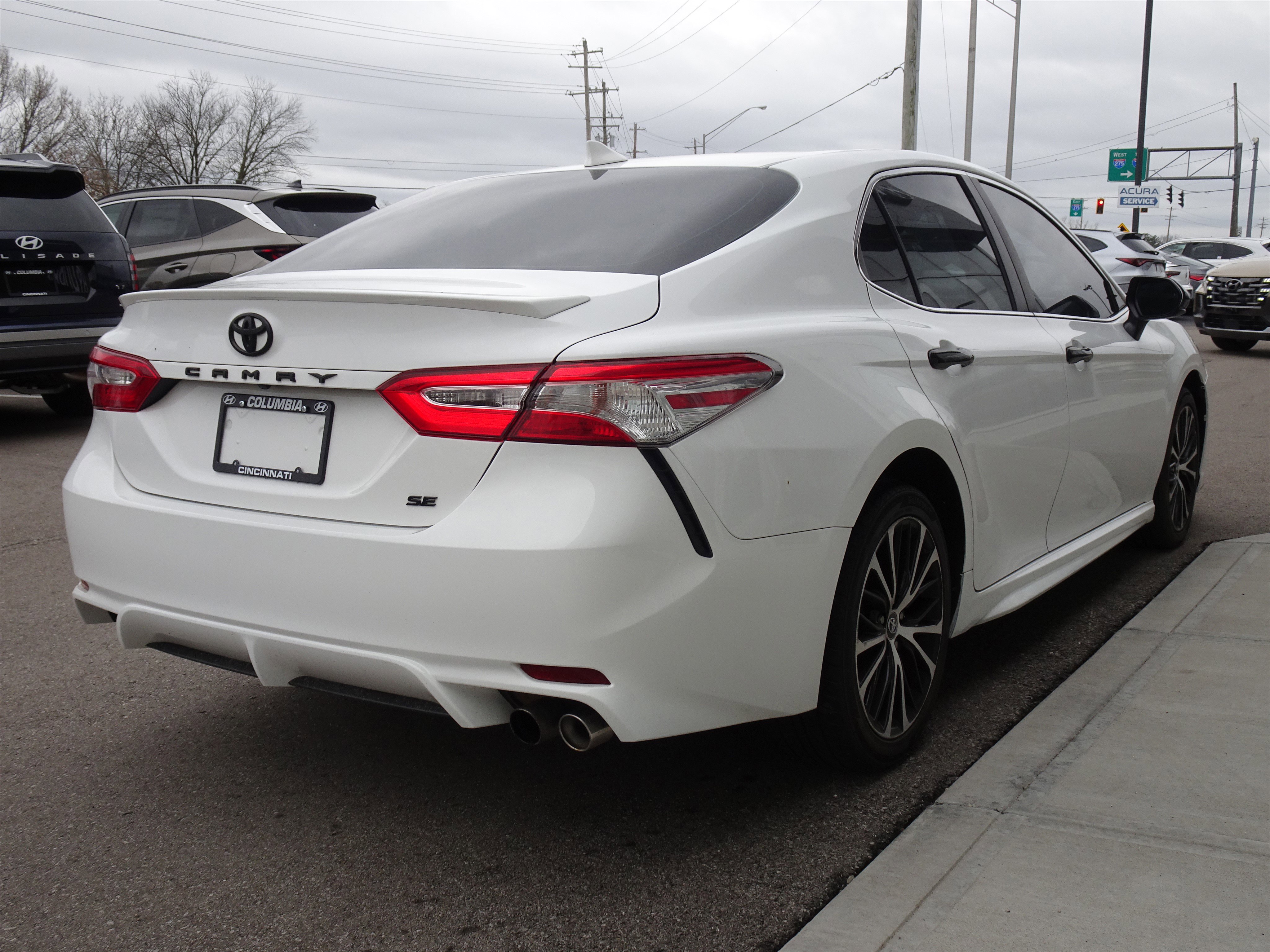 Used 2020 Toyota Camry SE image 5