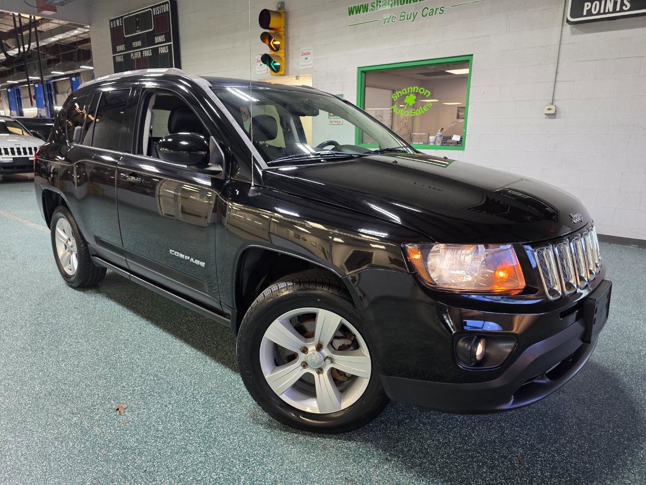 Used 2017 Jeep Compass Latitude image 14