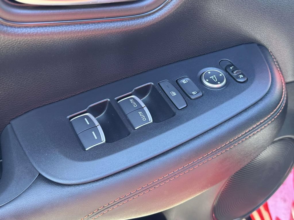 Certified 2025 Honda HR-V Sport image 14