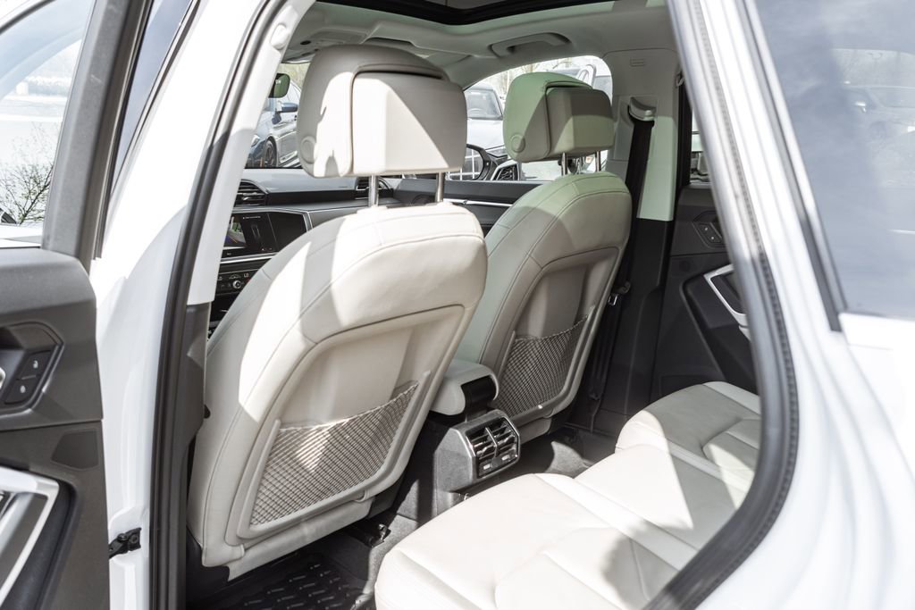 Used 2024 Audi Q3 2.0T Premium image 27