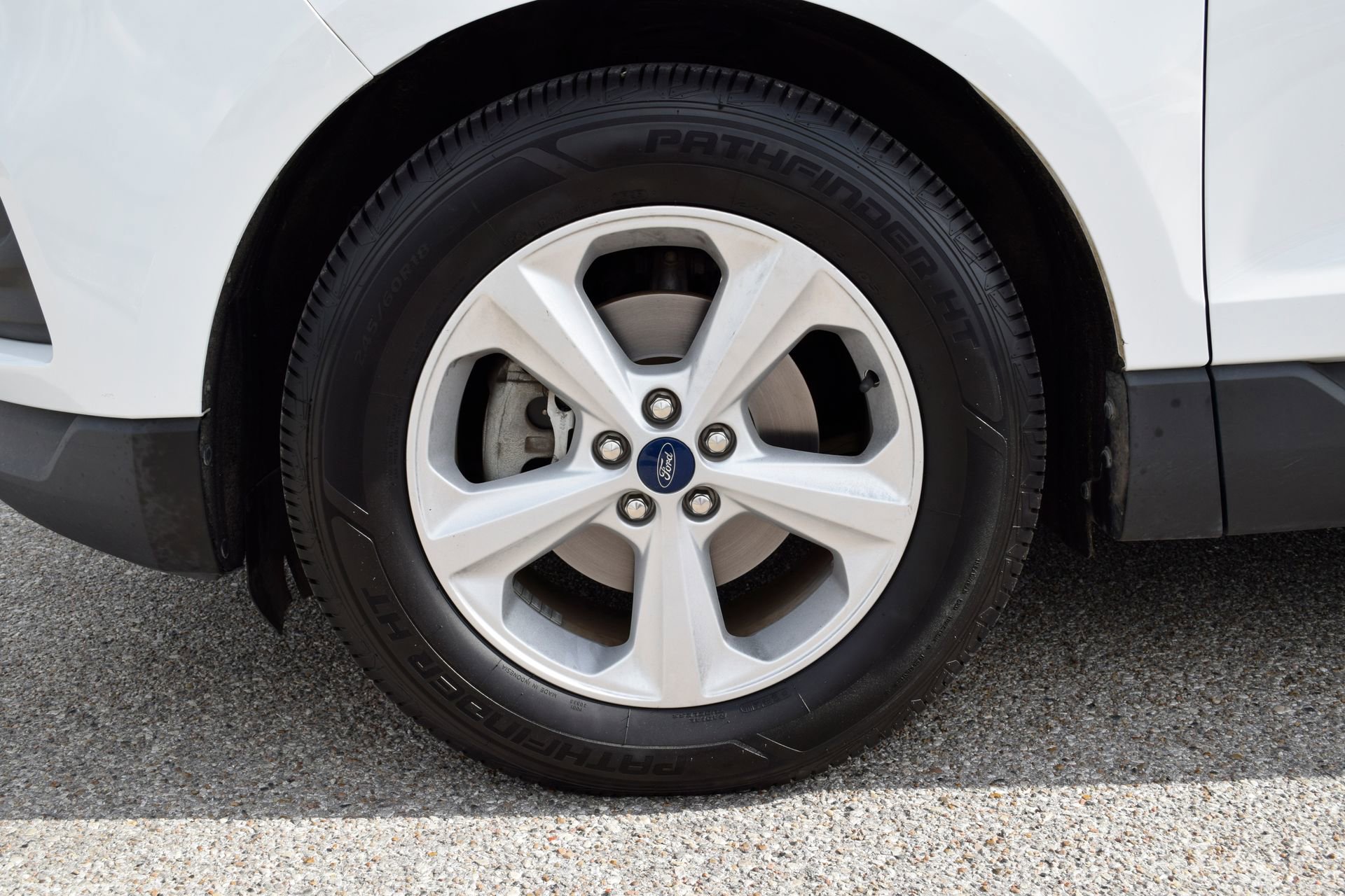 Certified 2020 Ford Edge SE image 24