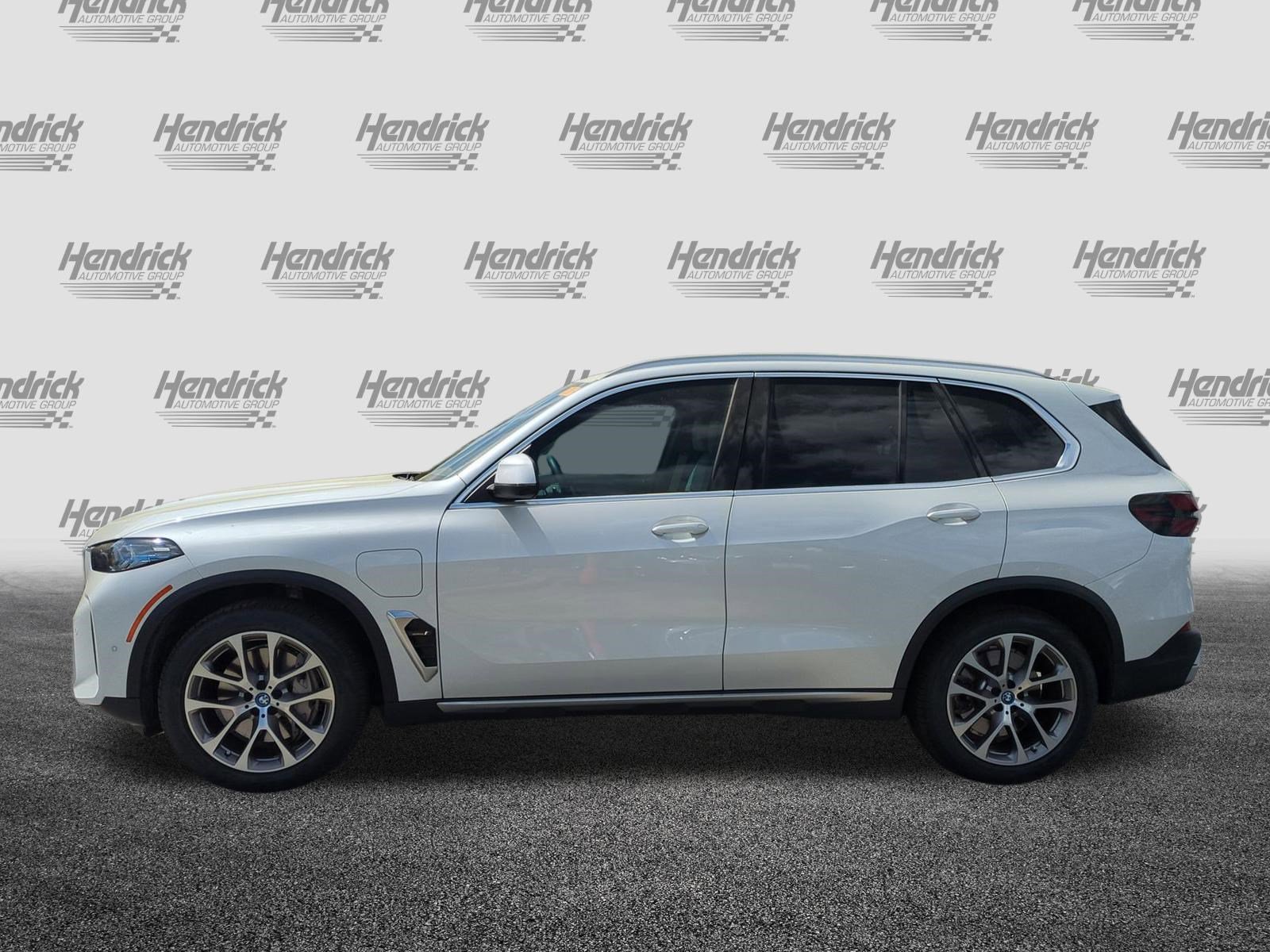 Certified 2024 BMW X5 xDrive50e w/ Premium Package image 7
