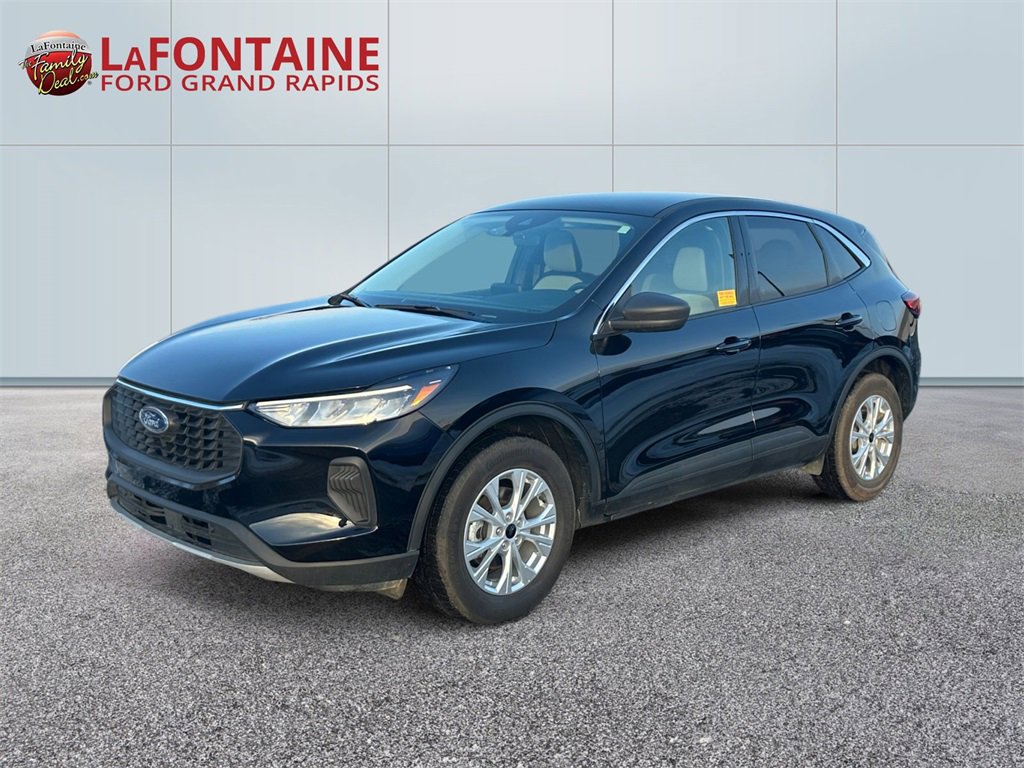 Used 2023 Ford Escape Active image 1