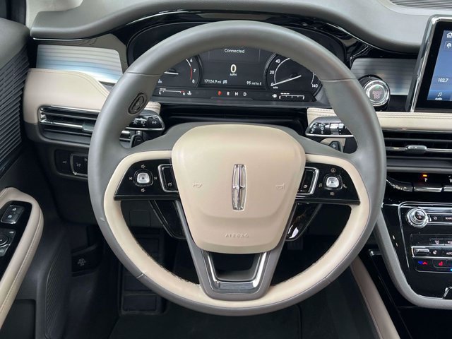 Used 2022 Lincoln Corsair AWD w/ Equipment Group 101A image 18