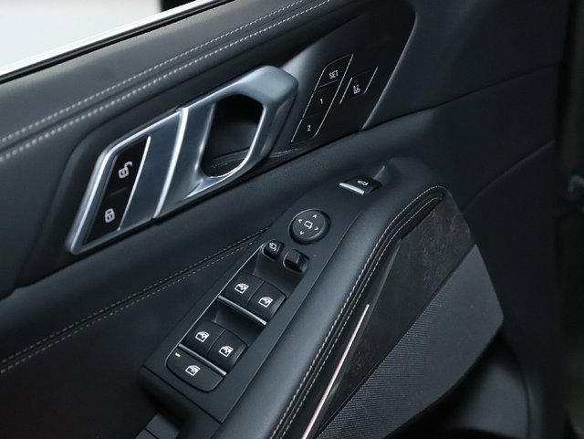 Certified 2025 BMW X5 xDrive40i w/ Premium Package image 17