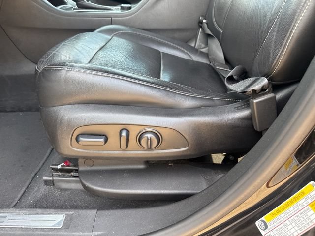 Used 2019 GMC Acadia SLT w/ LPO, Black Accent Package AWD/4WD image 21