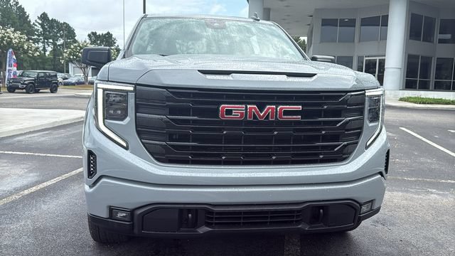 Used 2024 GMC Sierra 1500 Elevation AWD/4WD image 2