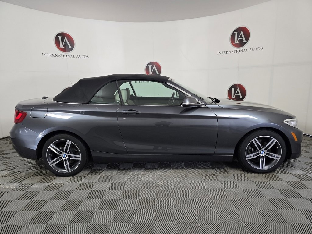 Used 2017 BMW 230i xDrive Convertible image 4