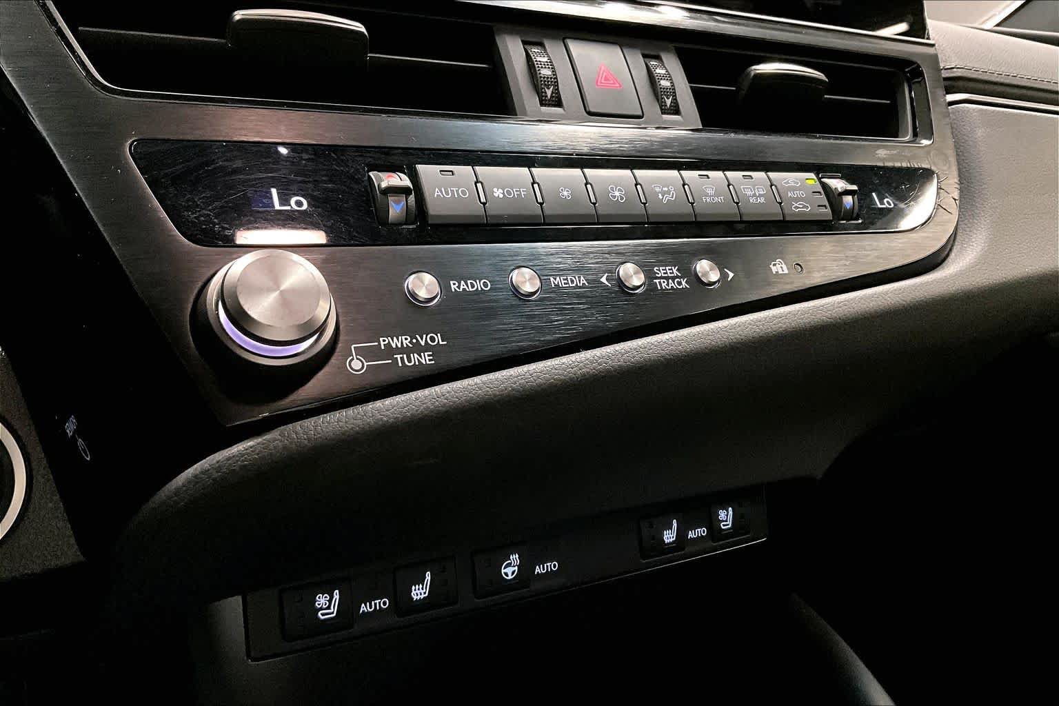 Used 2024 Lexus ES 300h w/ Premium Package FWD image 35