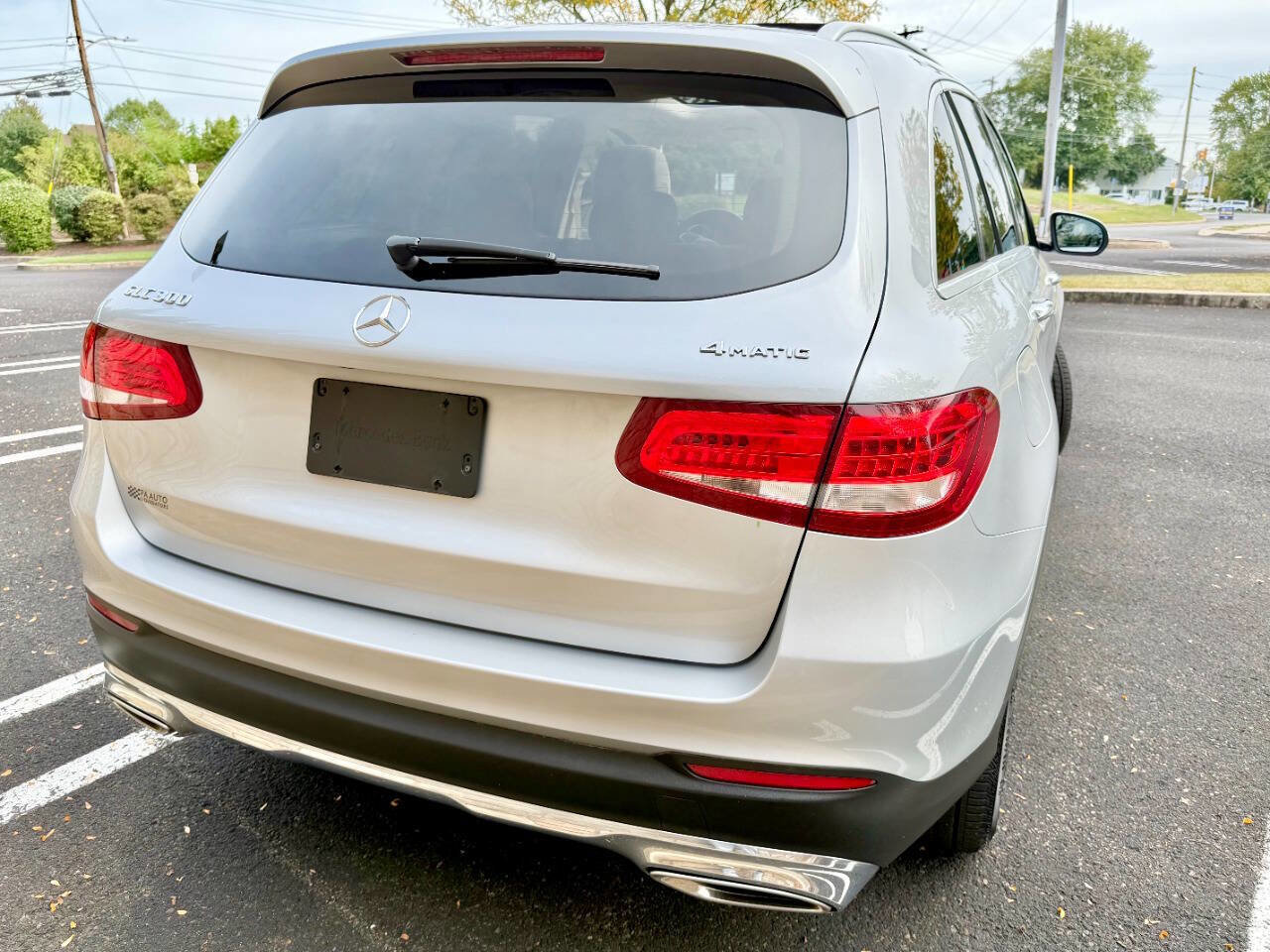 Used 2018 Mercedes-Benz GLC 300 4MATIC image 9