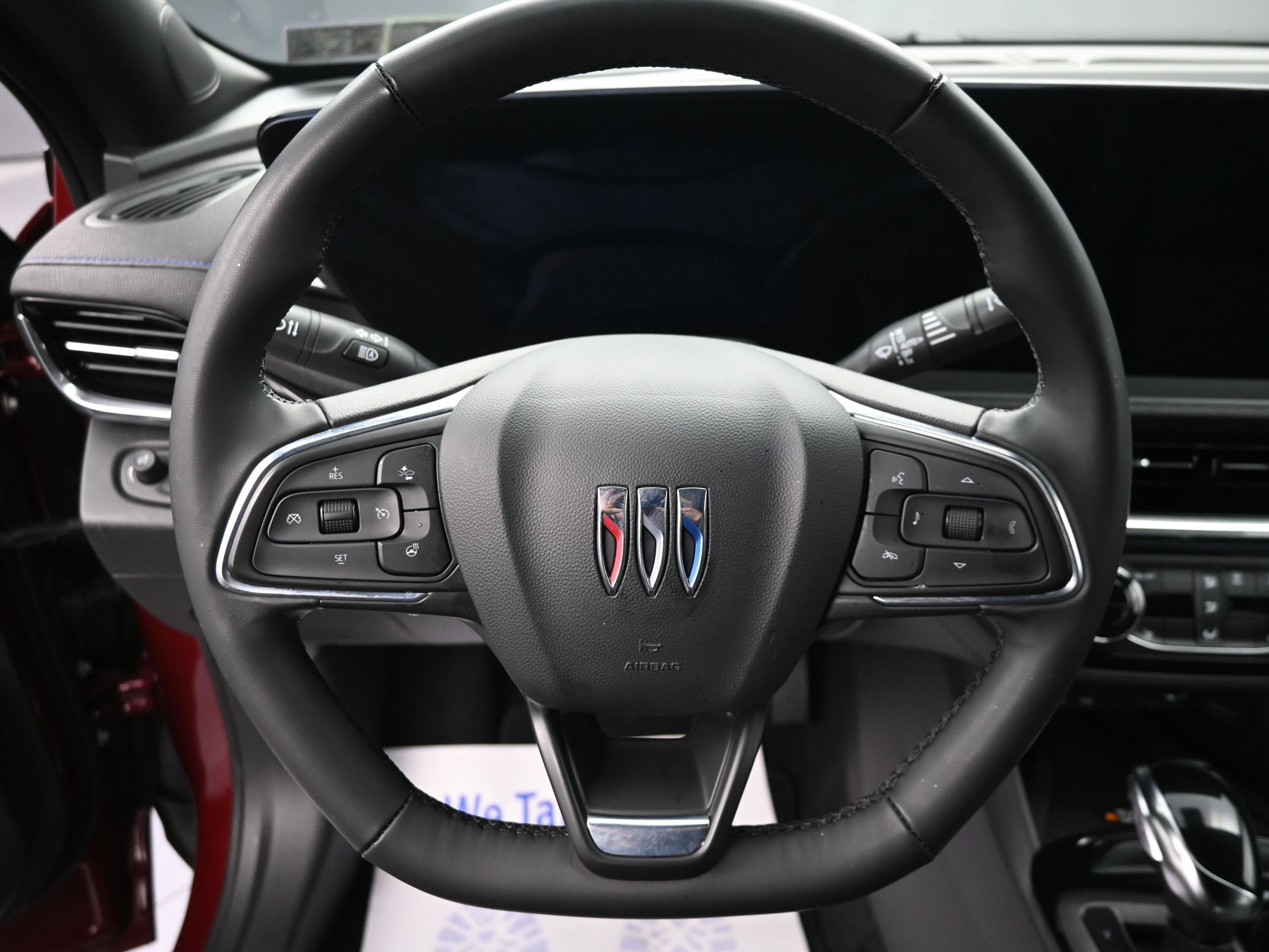 Used 2024 Buick Envista Sport Touring w/ Convenience I Package FWD image 11