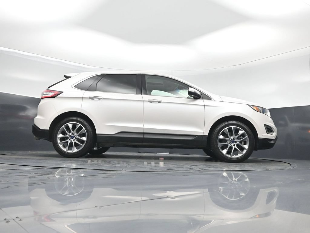 Used 2018 Ford Edge Titanium w/ Equipment Group 302A AWD/4WD image 47
