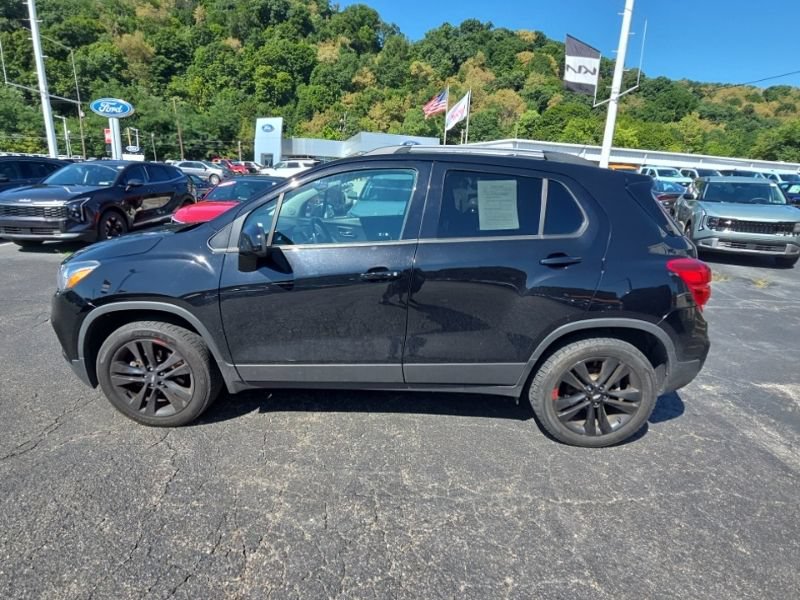 Used 2020 Chevrolet Trax LT w/ Redline Edition AWD/4WD image 4