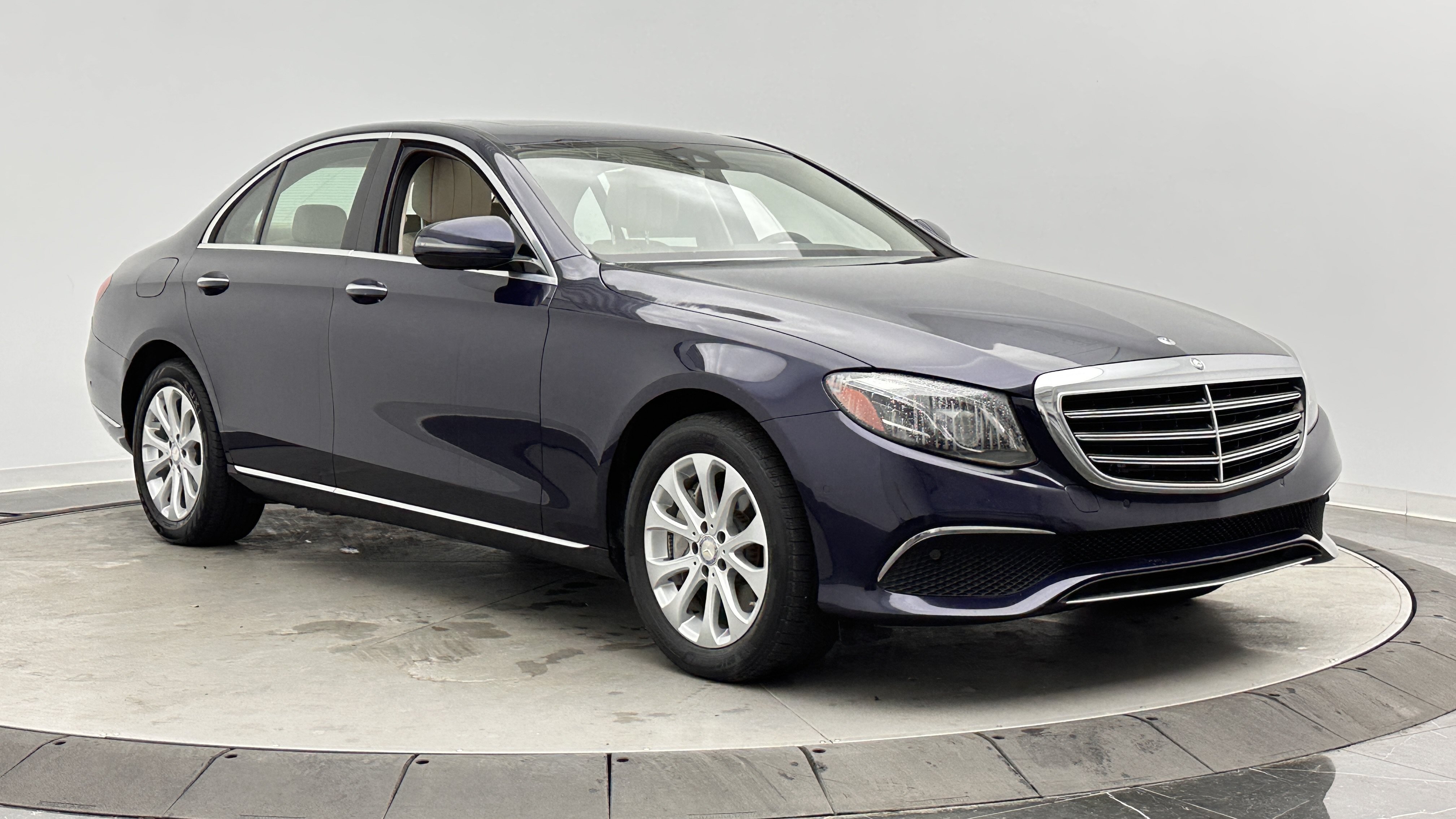Used 2017 Mercedes-Benz E 300 image 3