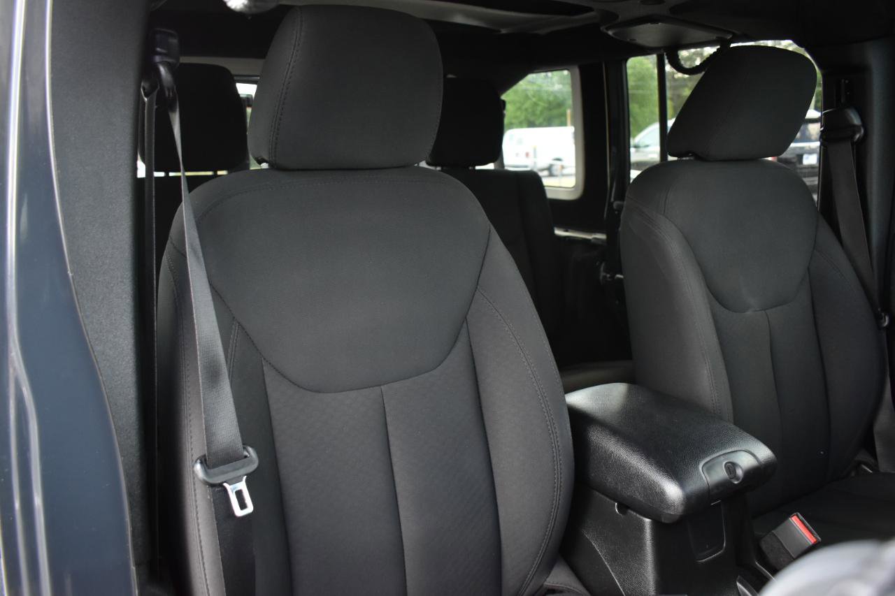 Used 2018 Jeep Wrangler Unlimited Sport S AWD/4WD image 30