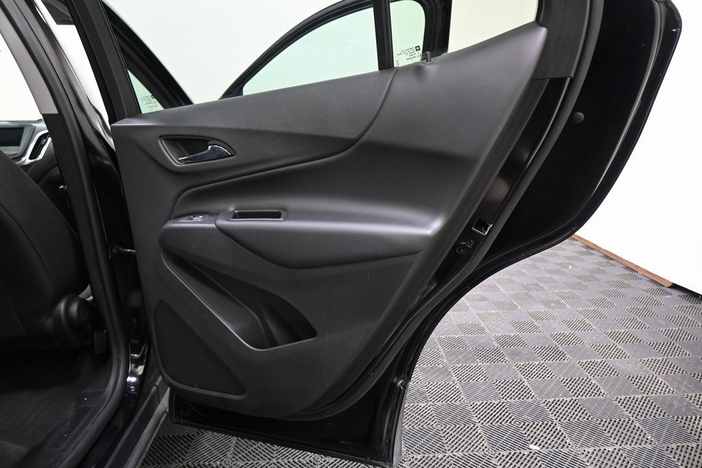 Used 2019 Chevrolet Equinox LT w/ Driver Convenience Package image 22
