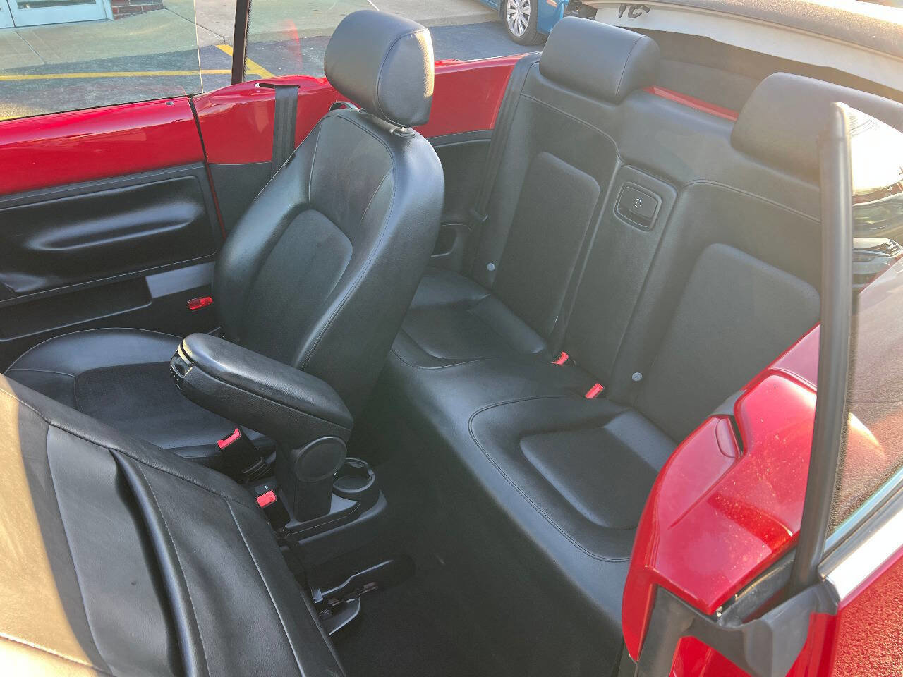 Used 2008 Volkswagen Beetle SE image 24