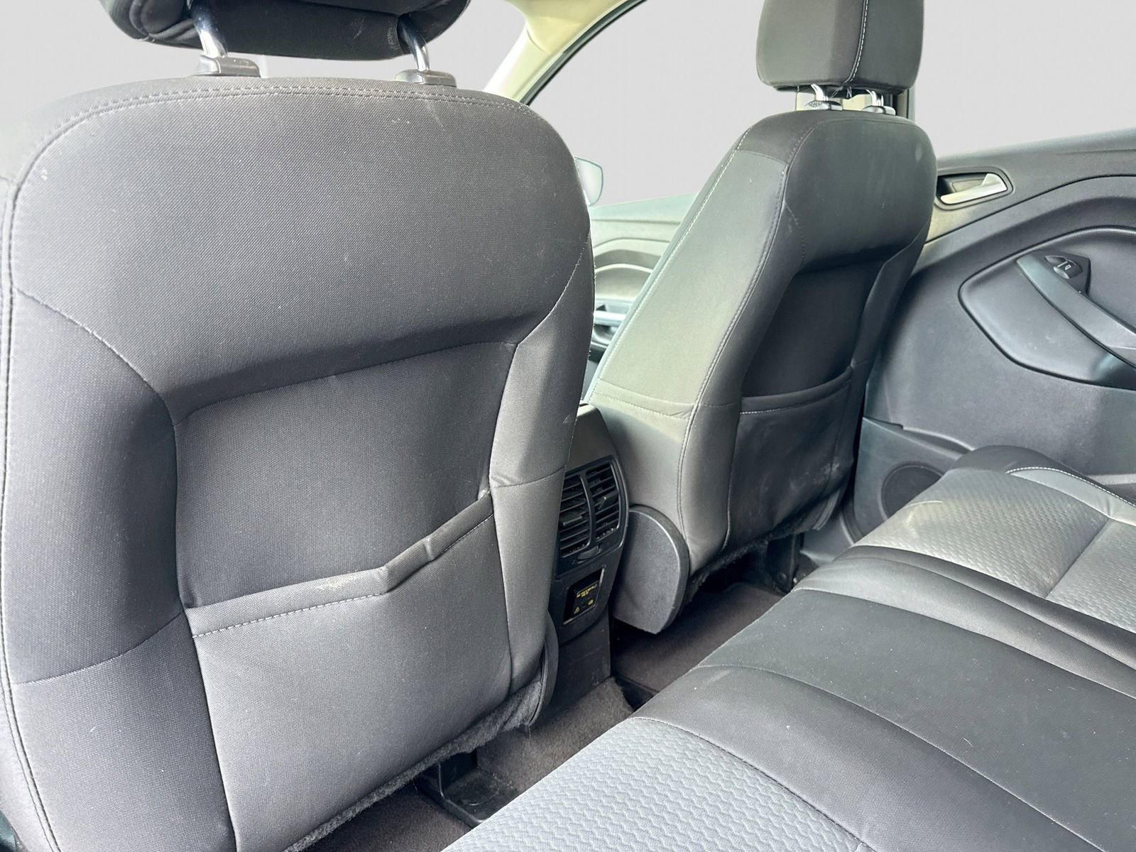 Used 2017 Ford Escape SE w/ Equipment Group 201A image 18