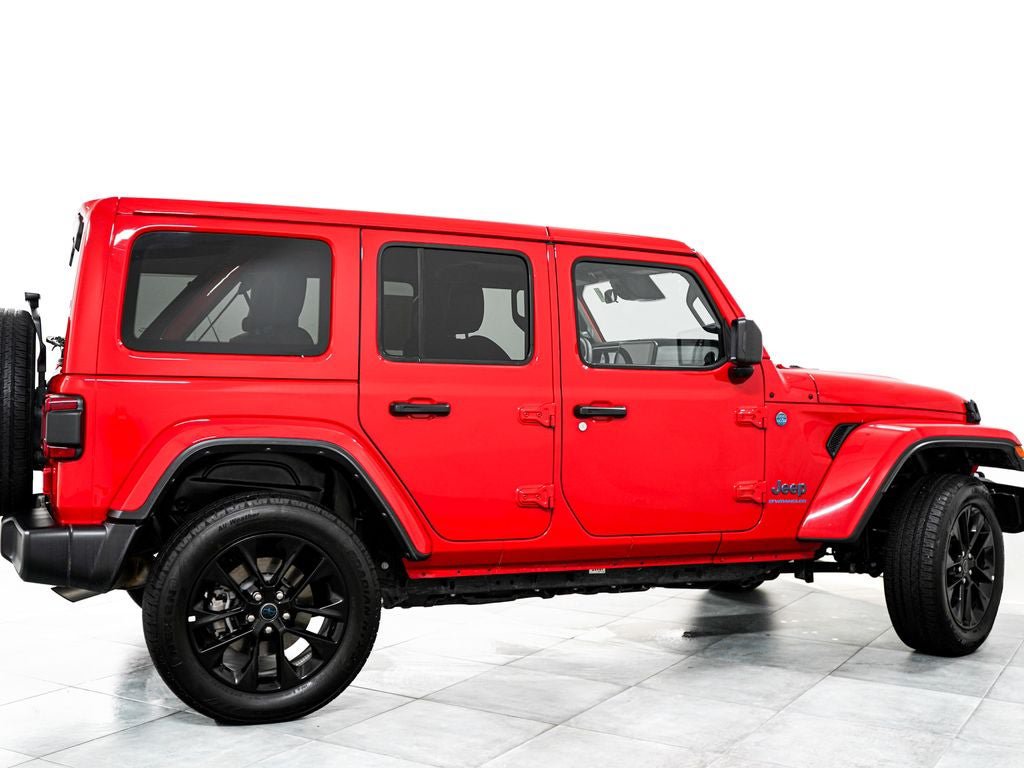 Used 2025 Jeep Wrangler Unlimited Sahara w/ Safety Group AWD/4WD image 7