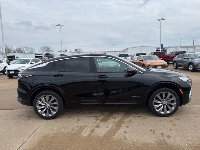 New 2026 Buick Envista Avenir image 2