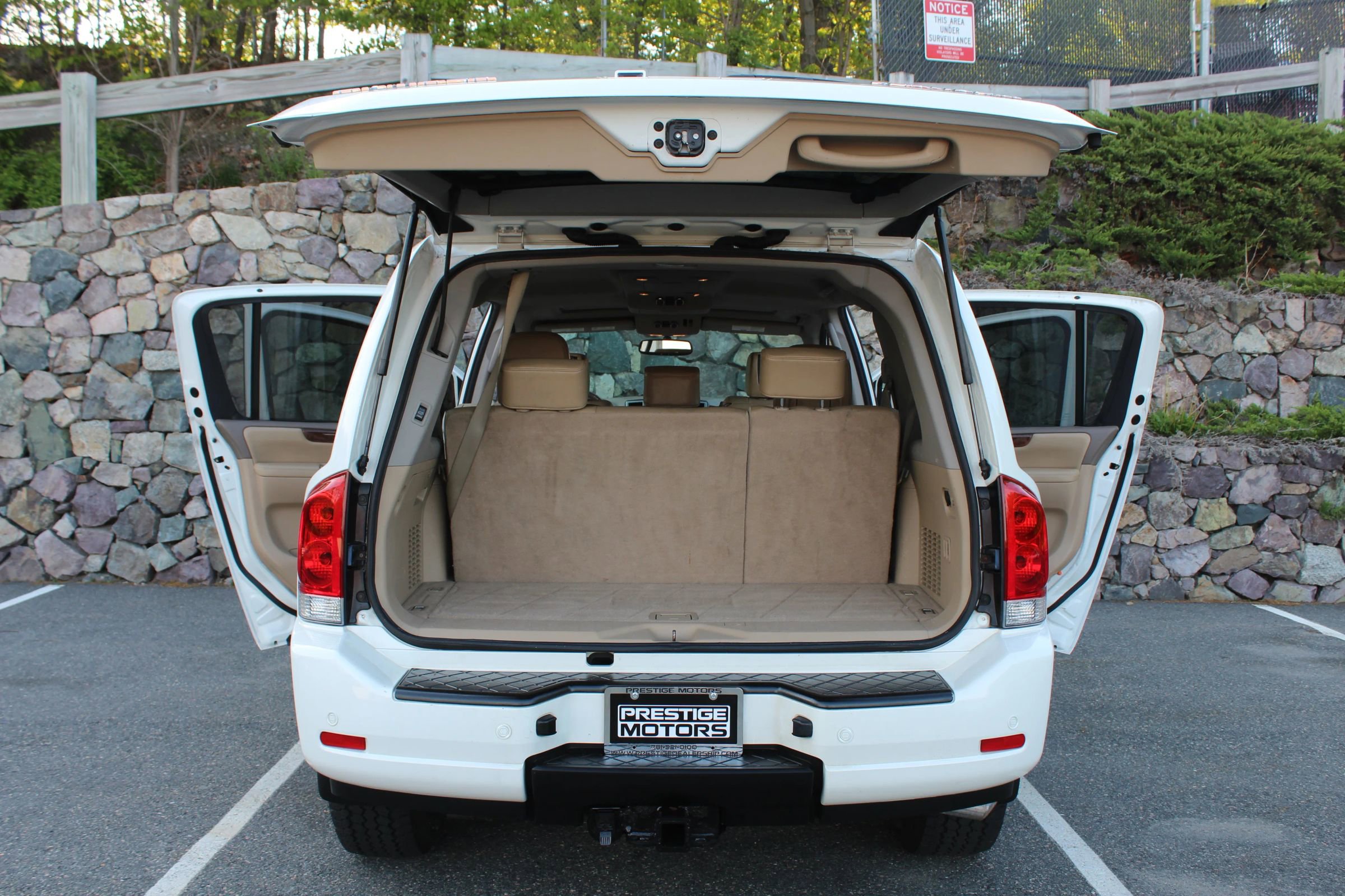 Used 2014 Nissan Armada Platinum image 10