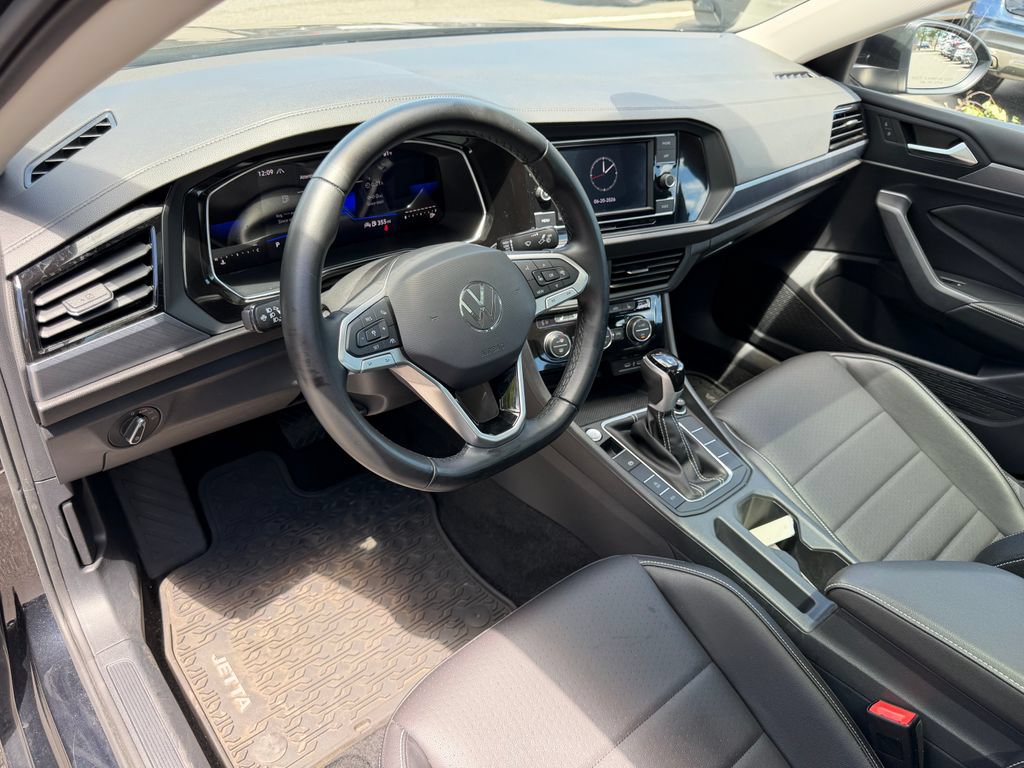 Used 2023 Volkswagen Jetta SE FWD image 14