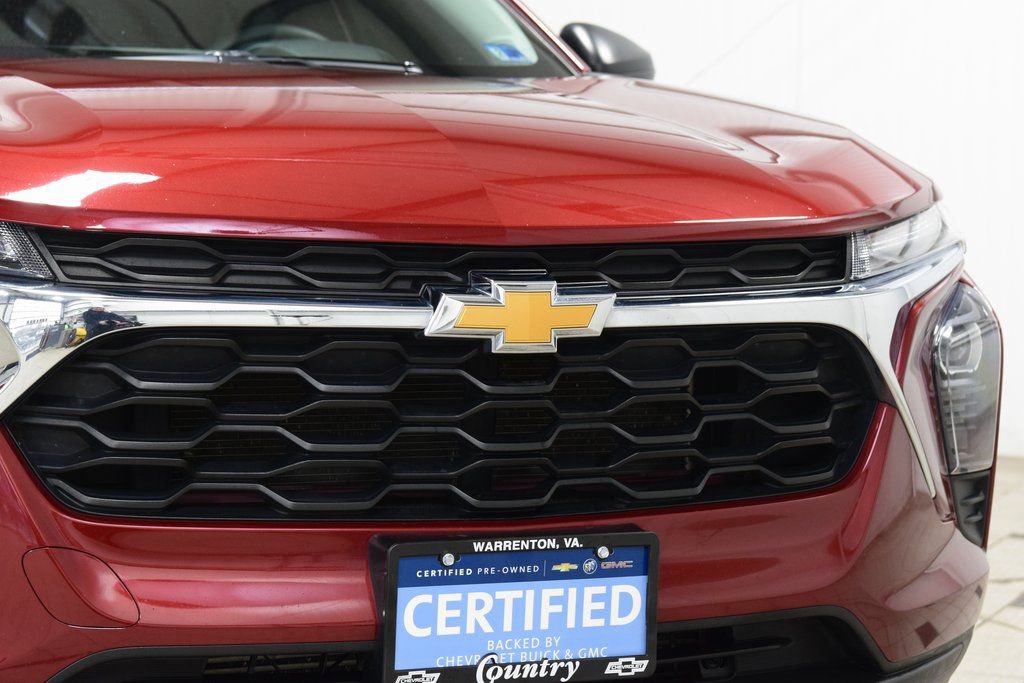 Certified 2024 Chevrolet Trax LS w/ Driver Confidence Package image 11