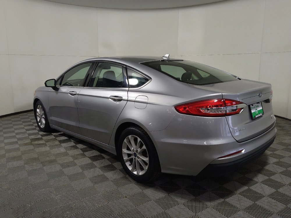 Used 2020 Ford Fusion SE FWD image 3