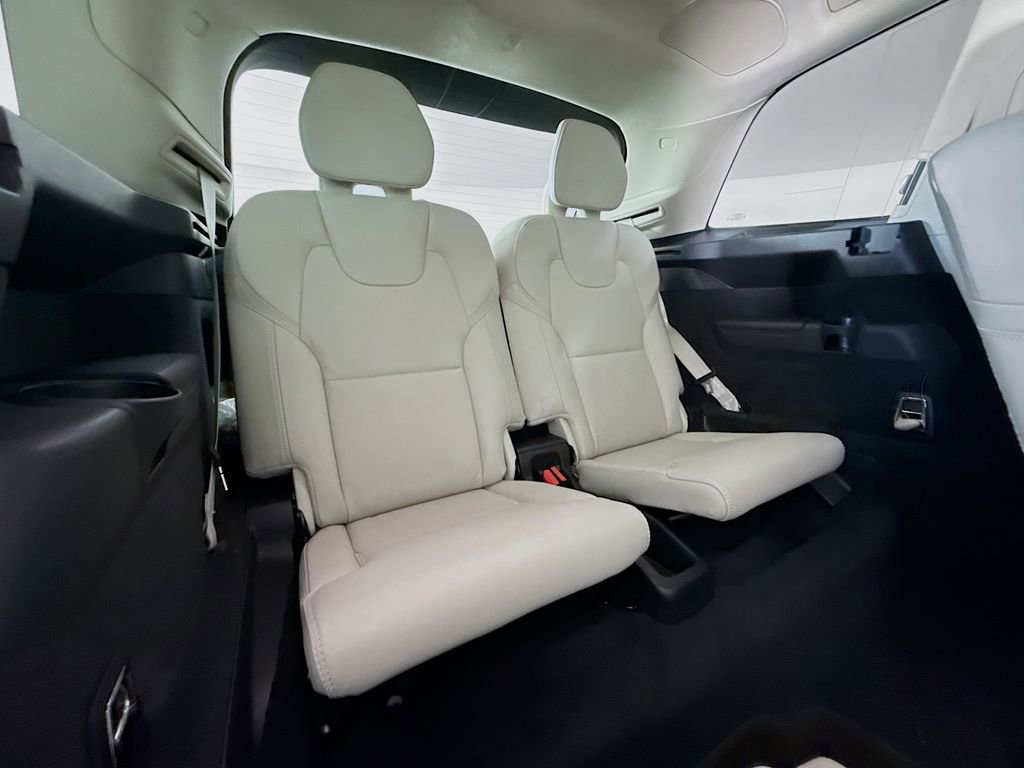 Used 2026 Volvo XC90 B6 Ultra w/ Lounge Package image 29