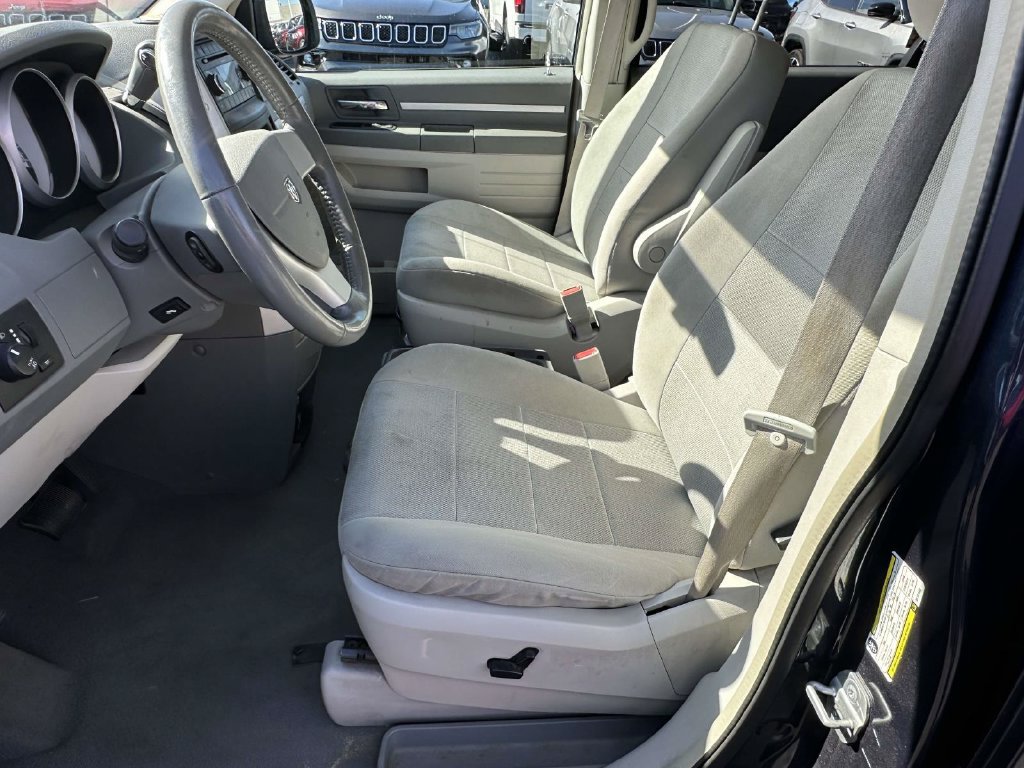 Used 2008 Dodge Grand Caravan SXT FWD image 17