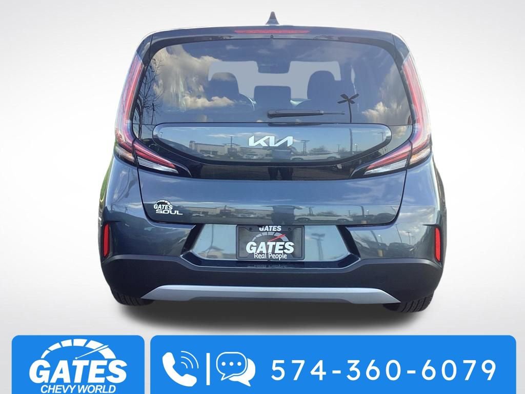 Used 2025 Kia Soul LX w/ LX Technology Package FWD image 8