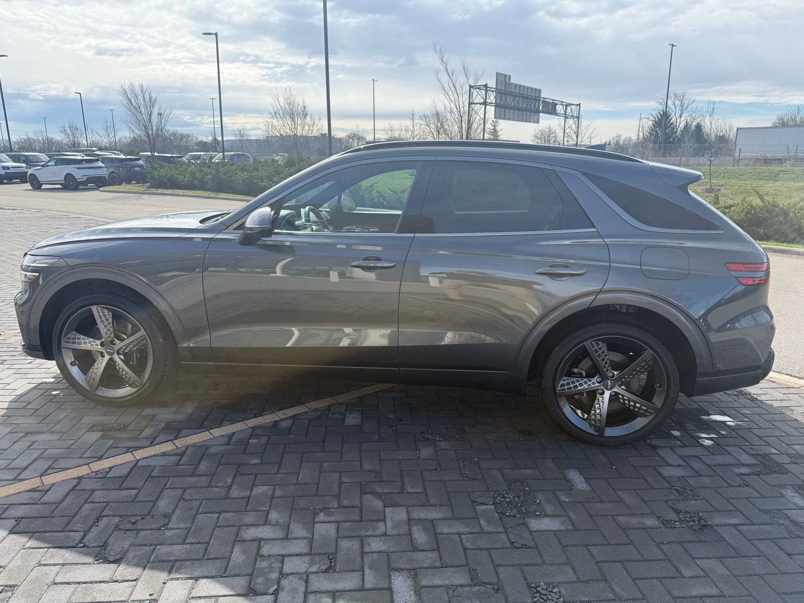 Used 2022 Genesis GV70 3.5T Sport w/ Sport Prestige Package image 8