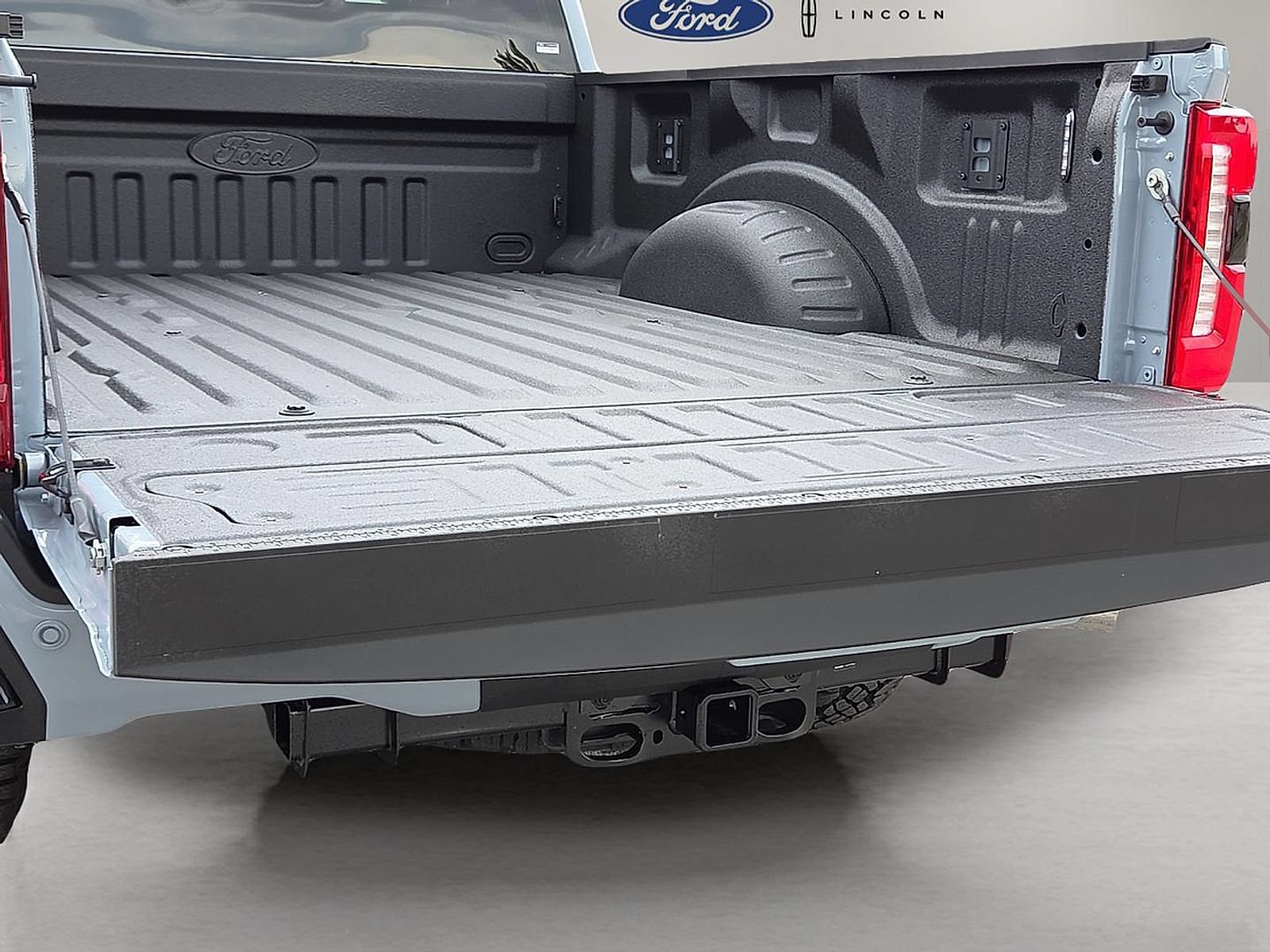 New 2026 Ford F350 Lariat w/ Tremor Off-Road Package AWD/4WD image 9