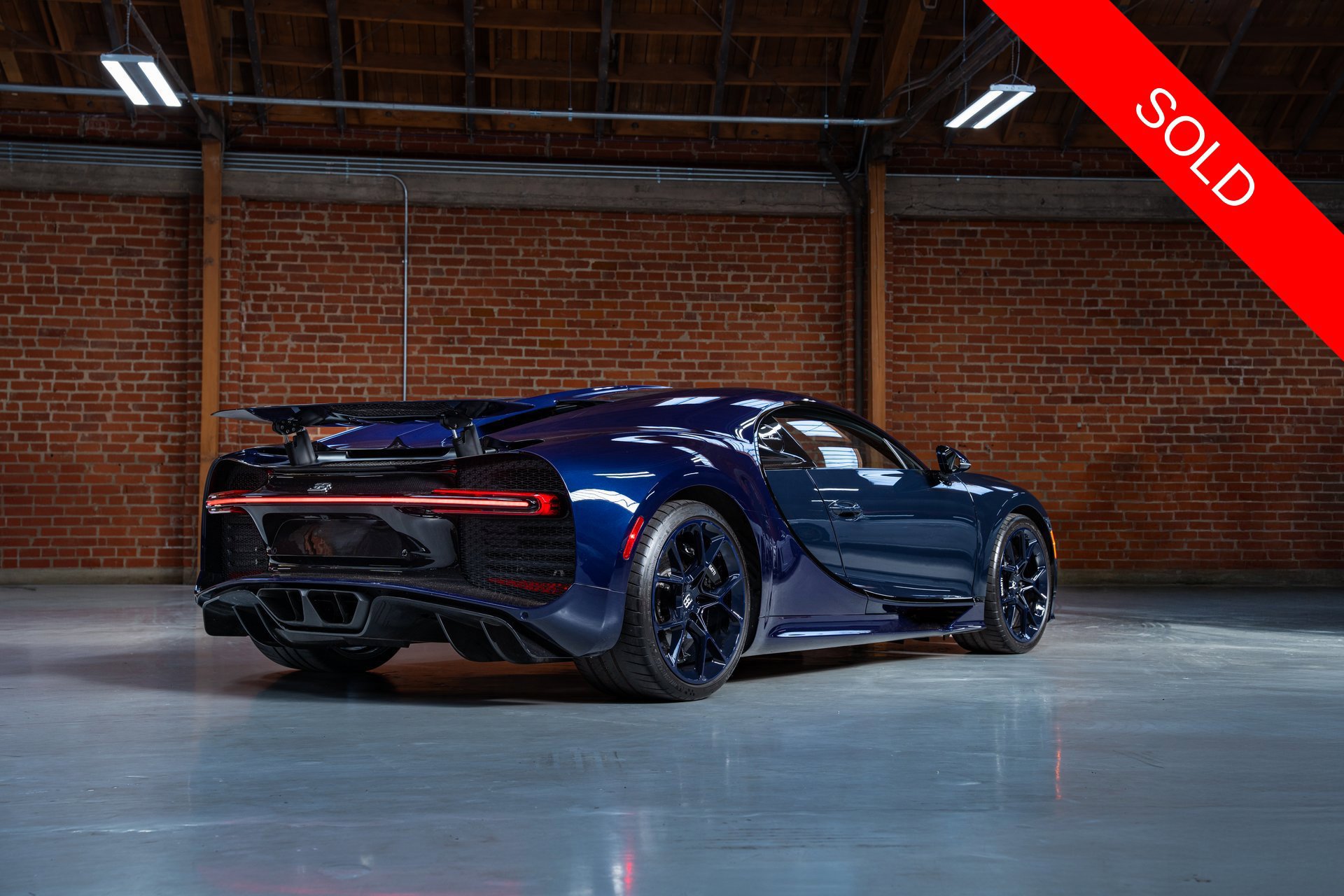 Used 2023 Bugatti Chiron AWD/4WD image 3