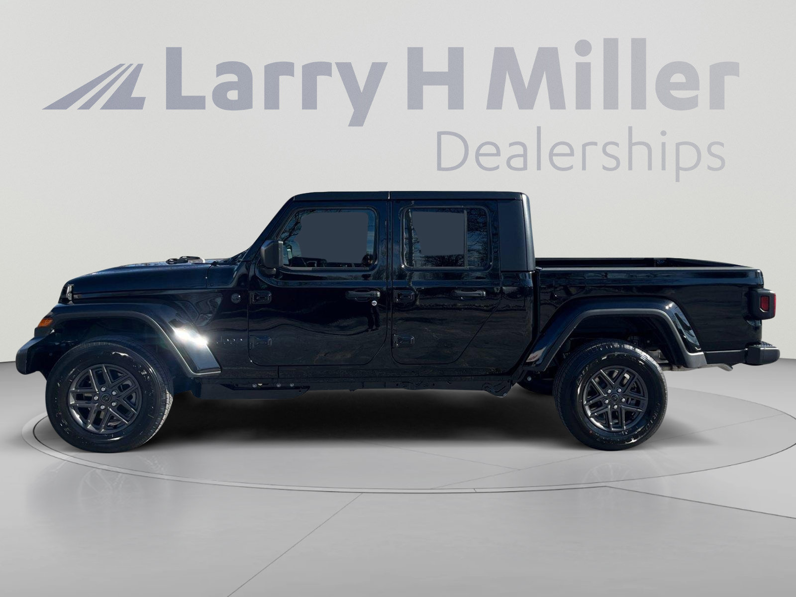 New 2026 Jeep Gladiator Sport AWD/4WD image 2