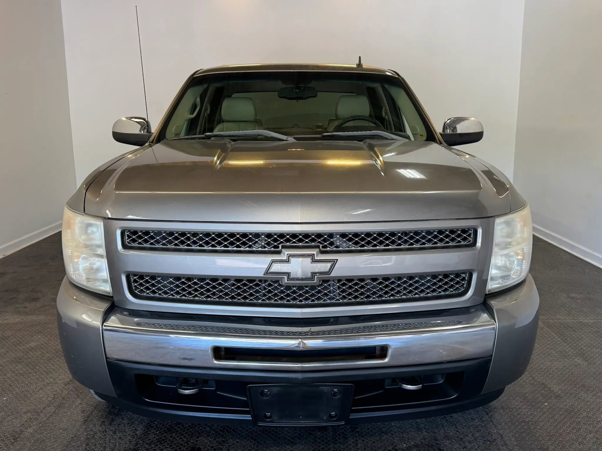 Used 2009 Chevrolet Silverado 1500 LT w/ Regional Value Package image 2