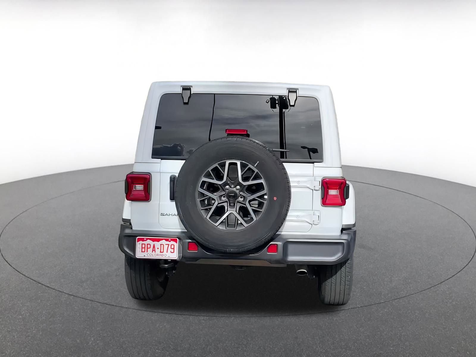 Used 2025 Jeep Wrangler Sahara image 12