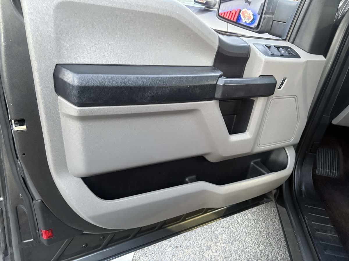 Used 2017 Ford F150 XL w/ Equipment Group 101A Mid RWD image 9